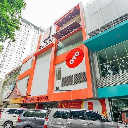 Oyo 277 Rukotel Near Rsu Adi Husada Undaan Kota 수라바야 외부 사진