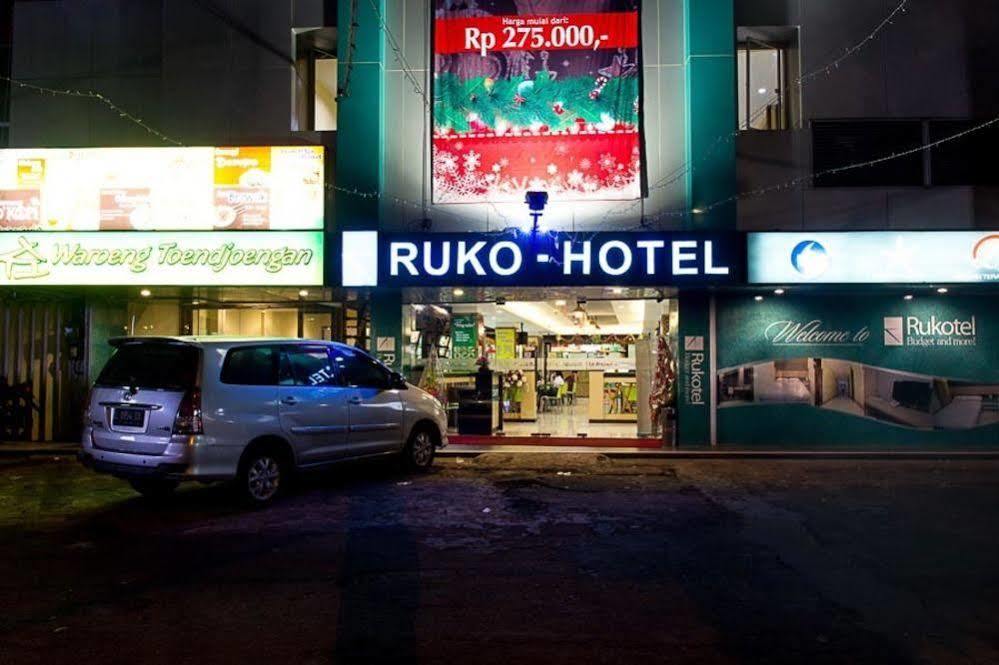 Oyo 277 Rukotel Near Rsu Adi Husada Undaan Kota 수라바야 외부 사진