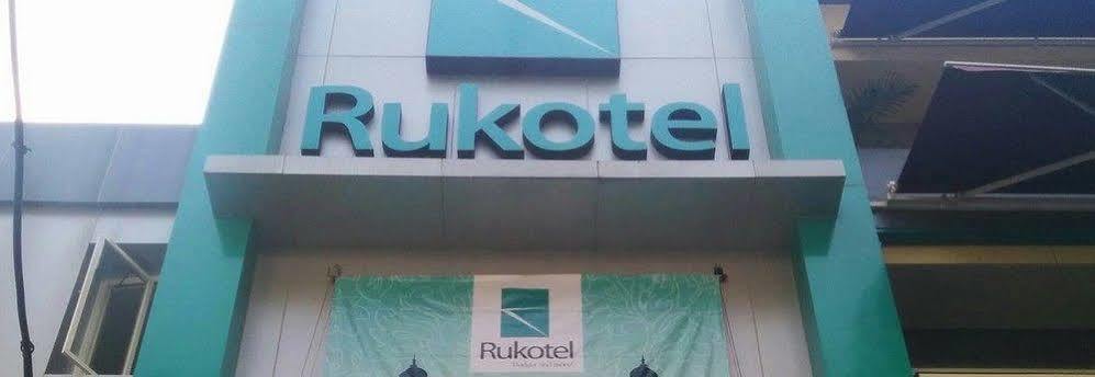 Oyo 277 Rukotel Near Rsu Adi Husada Undaan Kota 수라바야 외부 사진
